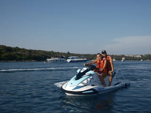 Side view of couple in the bay